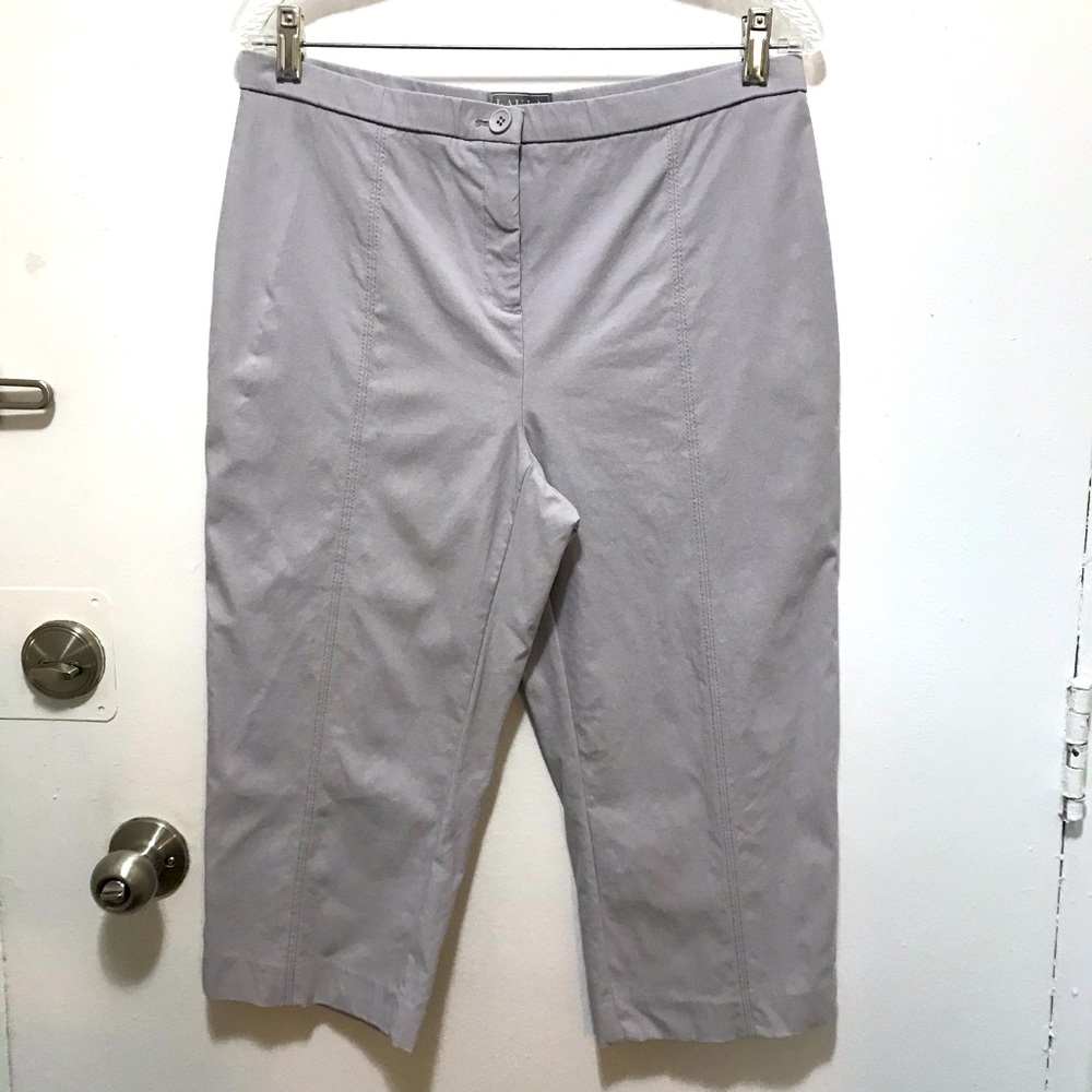 Laura Petites strechy capri size 12 gray